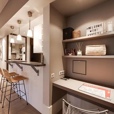 Le Sommeiller - For 2-4 People With Balcony In The Center アパート アヌシー
