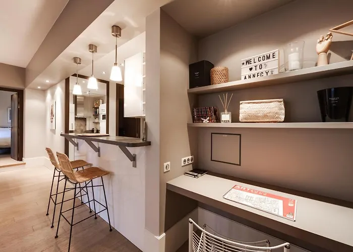 Le Sommeiller - For 2-4 People With Balcony In The Center アパート アヌシー